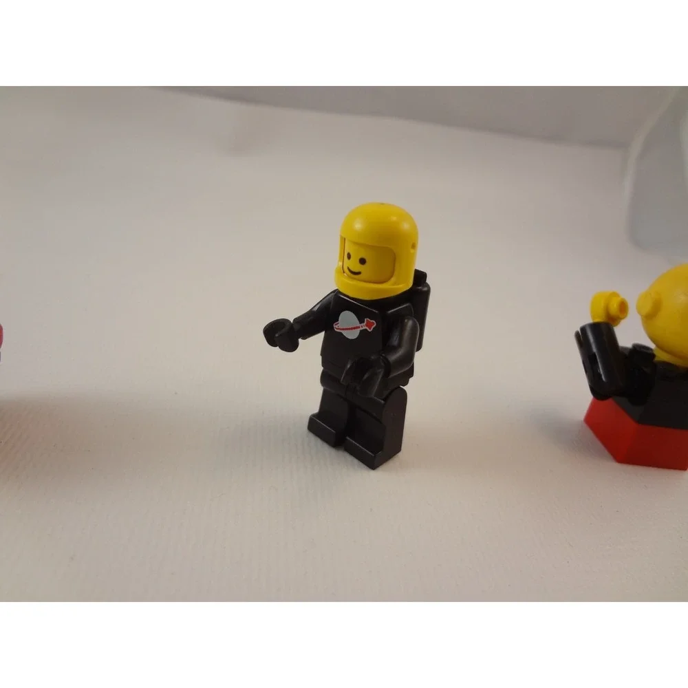 Lego Minifigure Space - Classic Black with Air Tanks sp003 - Sets 6971 6952 6951